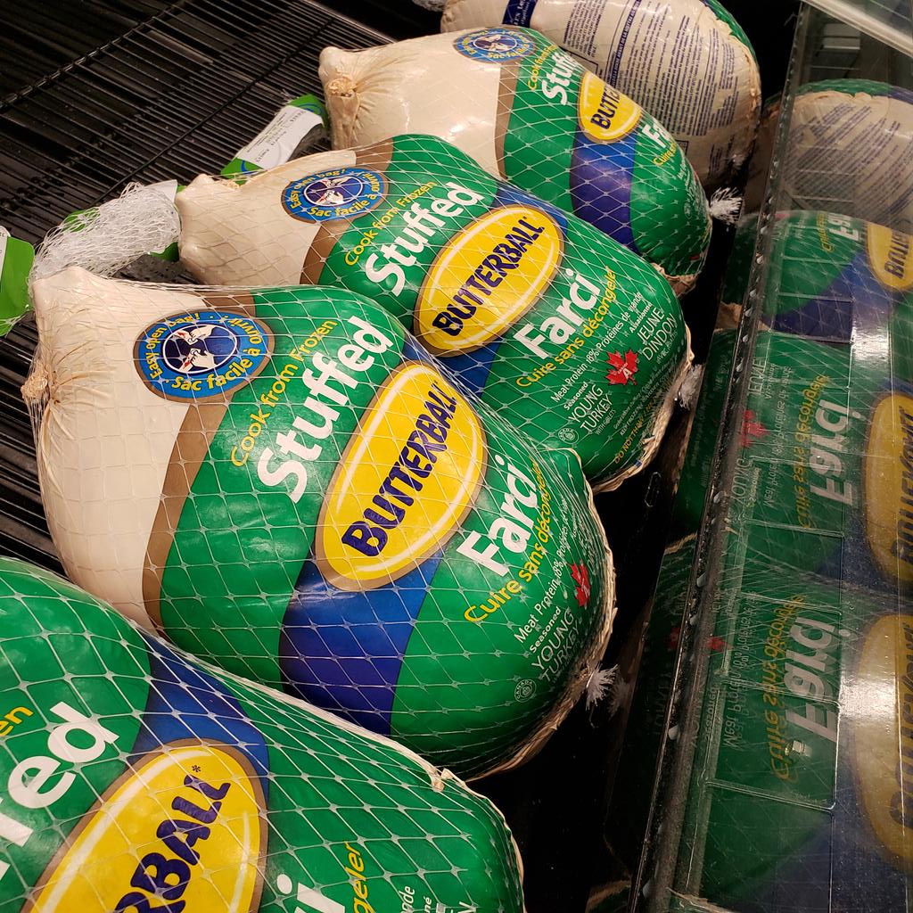Zed989RedDeer's tweet photo. @centralabcoop is ready for #thanksgiving grab your turkey and all the fixings for #ScratchandSave Min 10% is coming off your grocery purchase today! #savemoney #shoplocal #October1st https://t.co/BMP4PNIoas