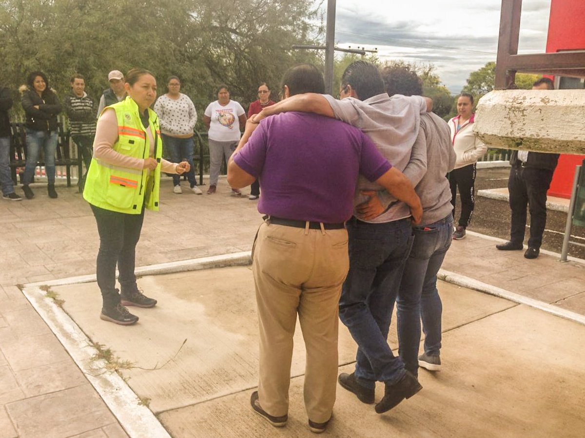 pcmqro's tweet photo. El día de hoy, en nuestro Parque Temático de Capacitación "Querépolis" impartimos #CursoIntegral a la Asociación de Tortilleros, capacitando a un total de 101 personas.
#ProtecciónCivilLoHacemosTodos
#JuntosHagamosLaDiferencia https://t.co/2ntGYH1Btd