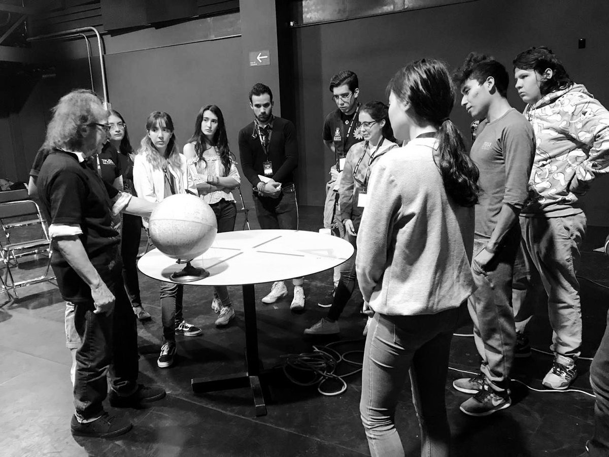 TRAZOiteso's tweet photo. Taller de Mito Covarrubias #TRAZO2019 https://t.co/kA9w40kAuF
