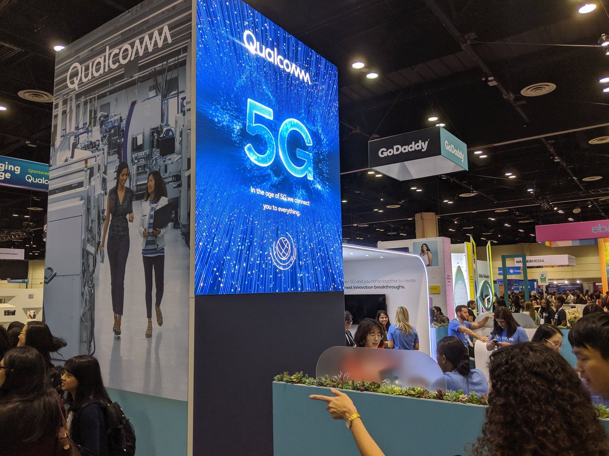 vmealer's tweet photo. @qualcomm was a big draw at the opening the career expo tonight at #GHC19 #inventwithus #5G https://t.co/MsoVYGIWkA
