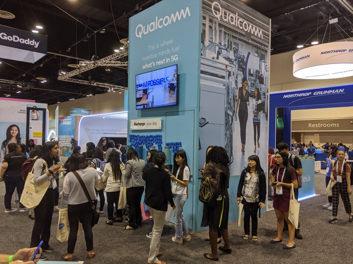 vmealer's tweet photo. @qualcomm was a big draw at the opening the career expo tonight at #GHC19 #inventwithus #5G https://t.co/MsoVYGIWkA