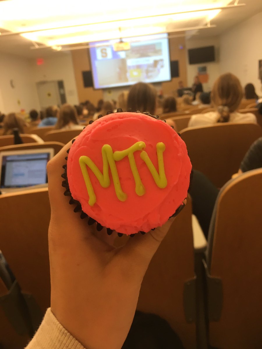 Loving the <a href="/MTV/">MTV</a> cupcakes as we hear <a href="/ajrube27/">Allison Rube</a> speak on her Newhouse education and amazing career achievements at <a href="/Viacom/">Viacom CBS</a>—can’t wait to hear all she has to share! #SUPRSSA