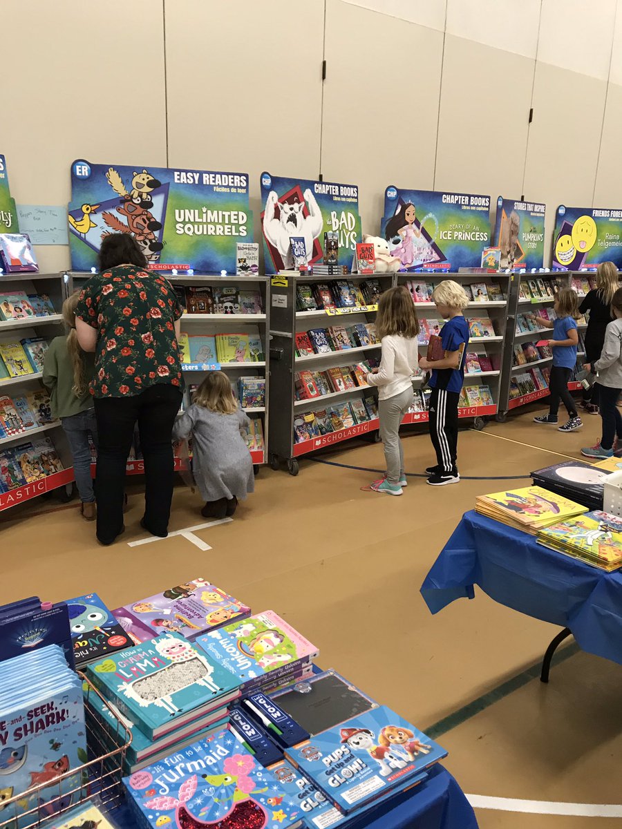 SchantzDanielle's tweet photo. We had so many book sponsors and those that gave extra that every kid was able to pick out a $5 book from the book fair!! 27 excited kids left with a book today!! #welovetoread #scholasticbookfair #iwontheteacherprize #booksandcoffee #trfprowlers https://t.co/0EO3jLRoHy