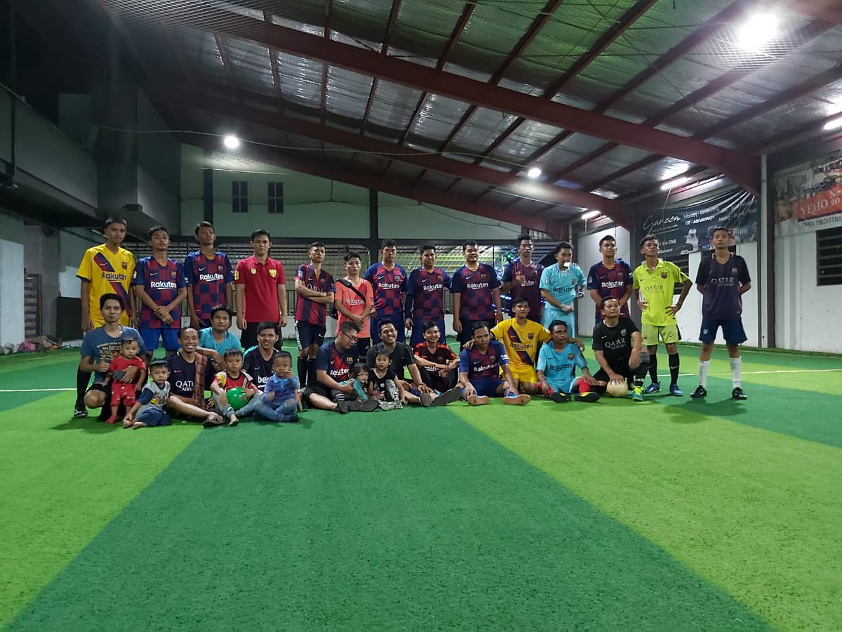 INDOBARCA_BATAM's tweet photo. Selasa, 1 Oktober 2019
.
π· Dokumentasi #Funfutsal Indobarca Chapter Batam di Futsal AkuTahu.
Terima kasih semua, sampai jumpa dikegiatan berikutnya! π΅π΄
.
#forcabarca #chapterevent #indobarcachapterbatam
#indobarca https://t.co/vWAToWlOVd
