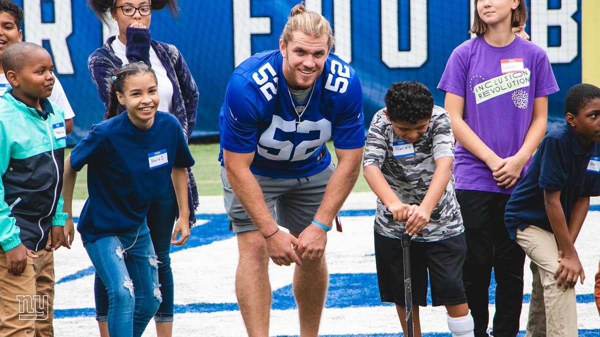 Giants's tweet photo. Today our players had a blast teaching @SONewJersey athletes how to punt, pass, and kick!  

#GiantsHuddlefor100 | @HMHNewJersey https://t.co/BRsGQpcQLX
