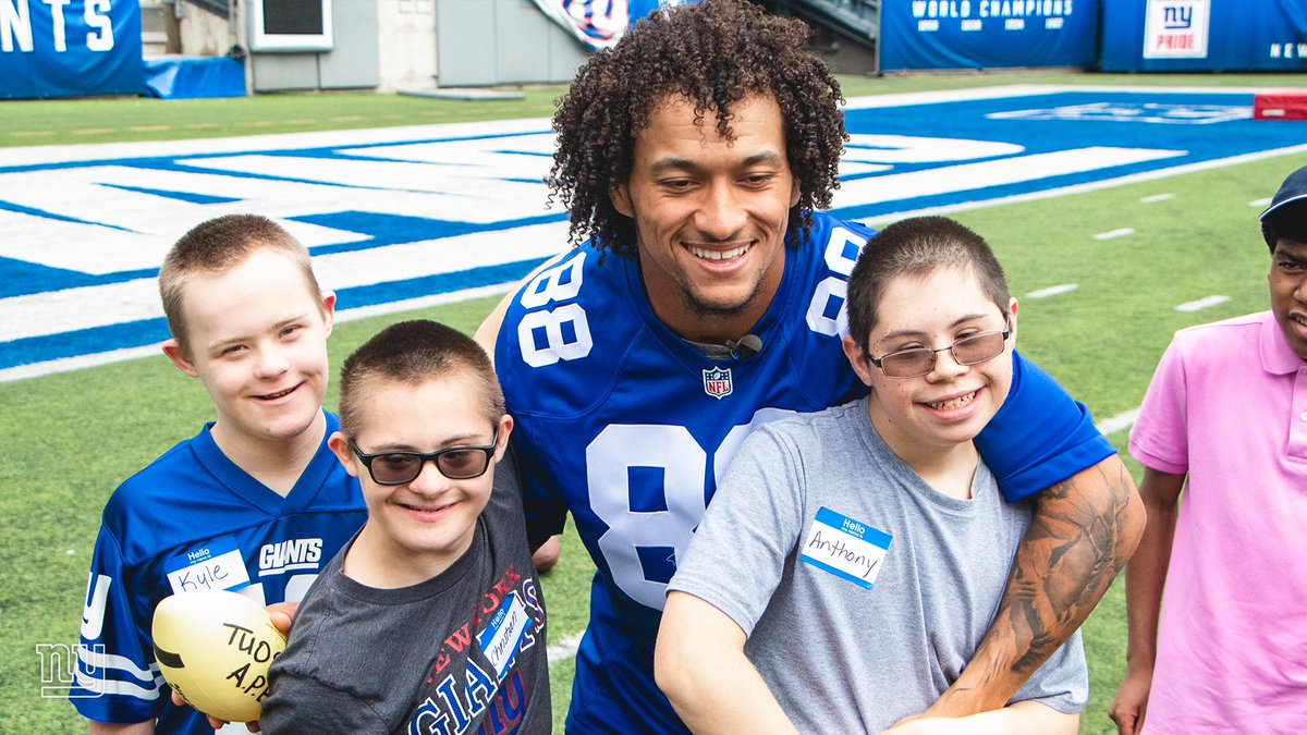 Giants's tweet photo. Today our players had a blast teaching @SONewJersey athletes how to punt, pass, and kick!  

#GiantsHuddlefor100 | @HMHNewJersey https://t.co/BRsGQpcQLX