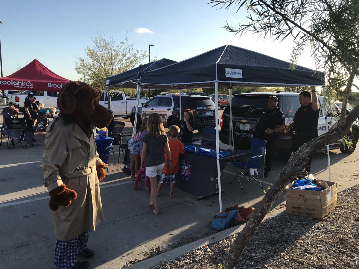 Joshua_PD's tweet photo. Come visit your police officers and your neighbors at the YMCA for National Night Out. https://t.co/UxWPFp5A0d