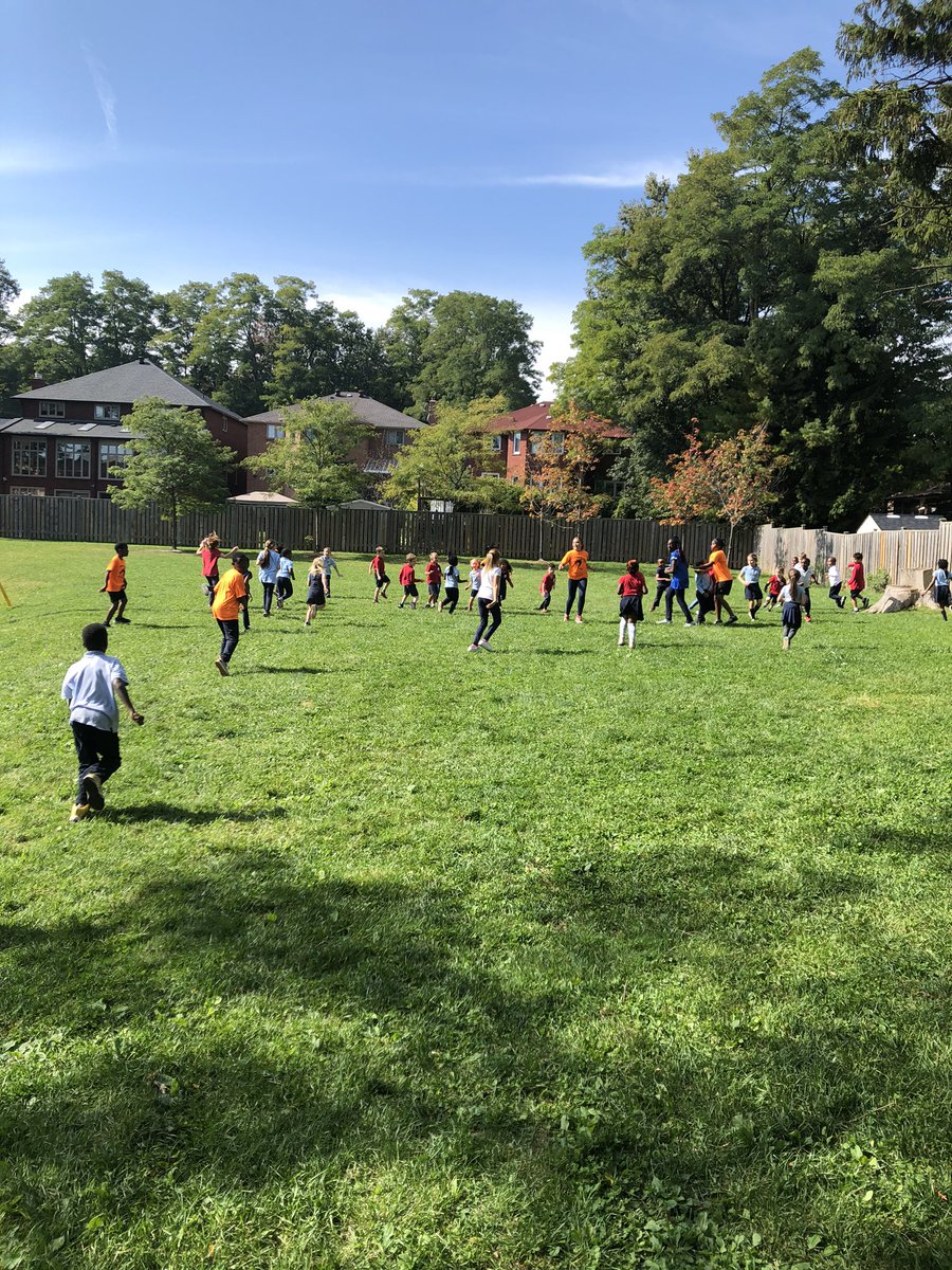 EECStMichel's tweet photo. Nous nous sommes bien amusés lors de l’activité Terry Fox cet après-midi ! Nous avons fait une course avec plusieurs stations, à l’école et au parc ! Merci aux organisateurs et aux élèves de 6e qui ont aidé ! #terryfox #courseterryfox #marcheterryfox #course #activitephysique https://t.co/jZLLdw85jV