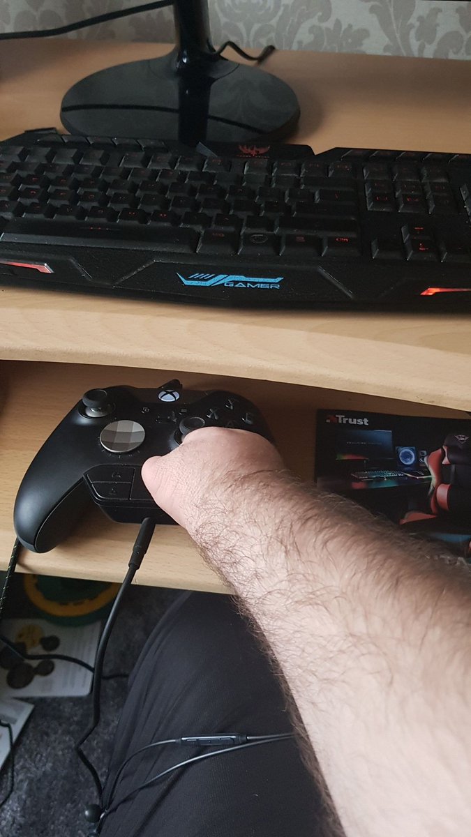 OneHandedgamerx's tweet photo. Season 3 on apex is live and so are we! Time to show what one handed gamers are made of 😈 that we are champions! Spreading  a message to never give up on what you love doing!❤ https://t.co/0EMtKdiUhc #Supportsmallstreamers #mixercommunity #mixerstream #streamer #ApexLegends https://t.co/sjd8RBu1q9