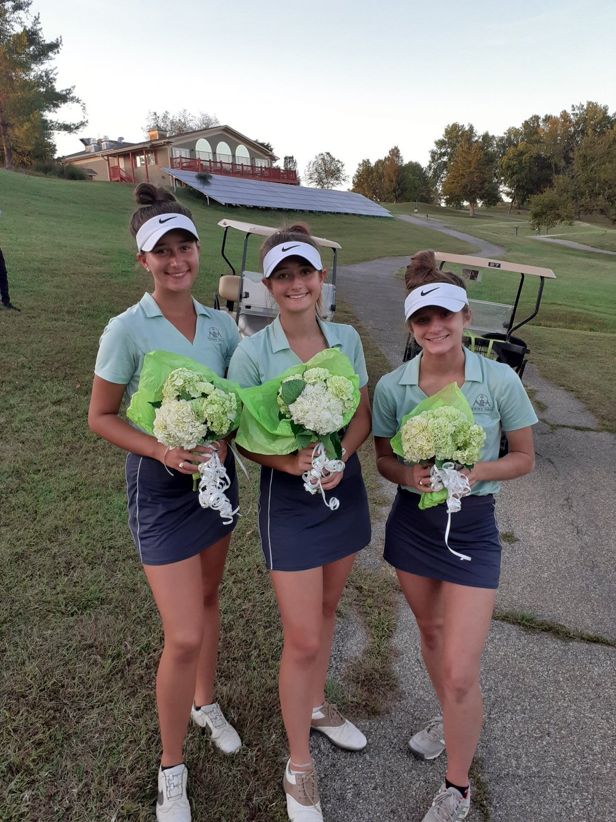 NerinxGolf's tweet photo. Last home match for the senior fairway markers. https://t.co/qiScKsAmWY
