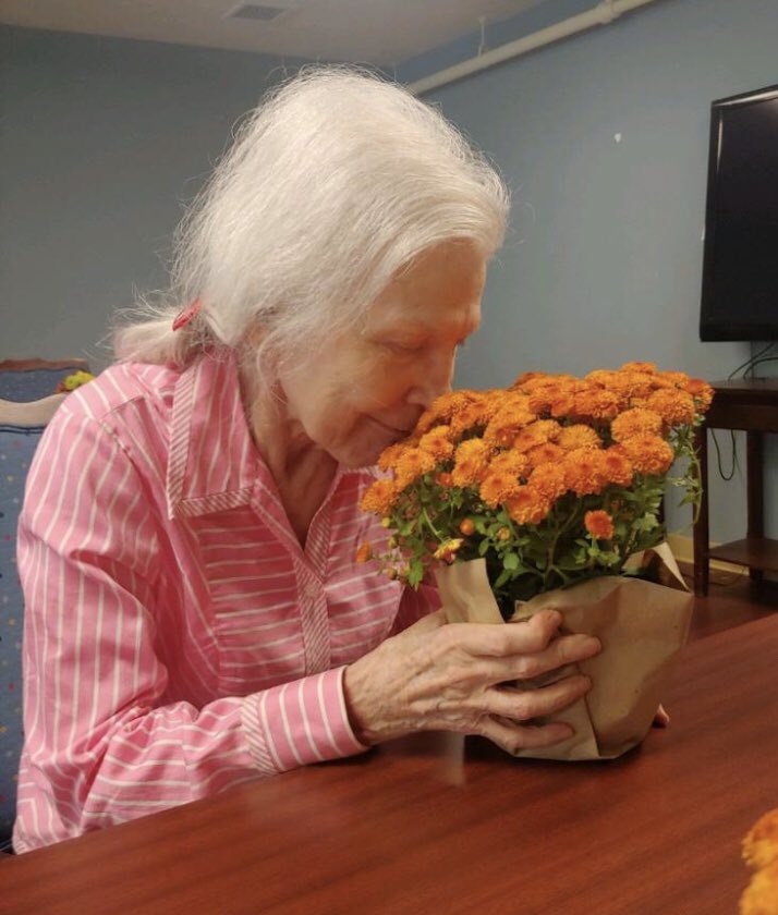 FranciscanHCC's tweet photo. Happy Fall Y’all from everyone @FranciscanHCC! A busy day here at Fran as we created works of “heart” 🧡🧡🧡 #HappyFall #FranciscanFun #TrilogyLiving https://t.co/7v7TeqvuP9
