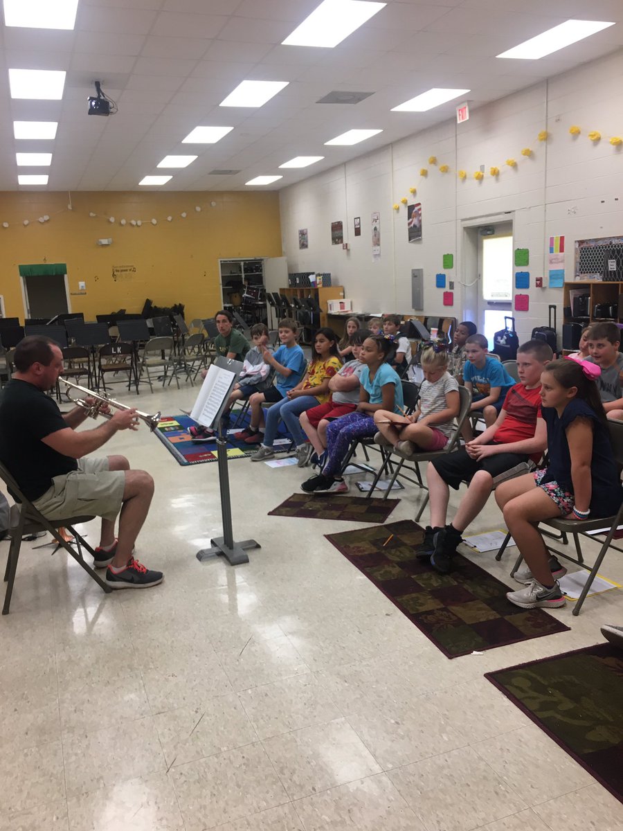 HaleybandLady's tweet photo. Thanks to Officer Tracey Goff for coming in and playing trumpet for the 4th &amp; 5th grade today! https://t.co/ekwn9pXNYe