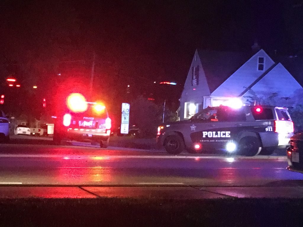 RLPPOLICE's tweet photo. Man killed at party in #roundlakepark identified @RLPPOLICE https://t.co/jEXICaWV26 via @dailyherald
#police #shooting #homicide #rlppd https://t.co/BbstWDunkg