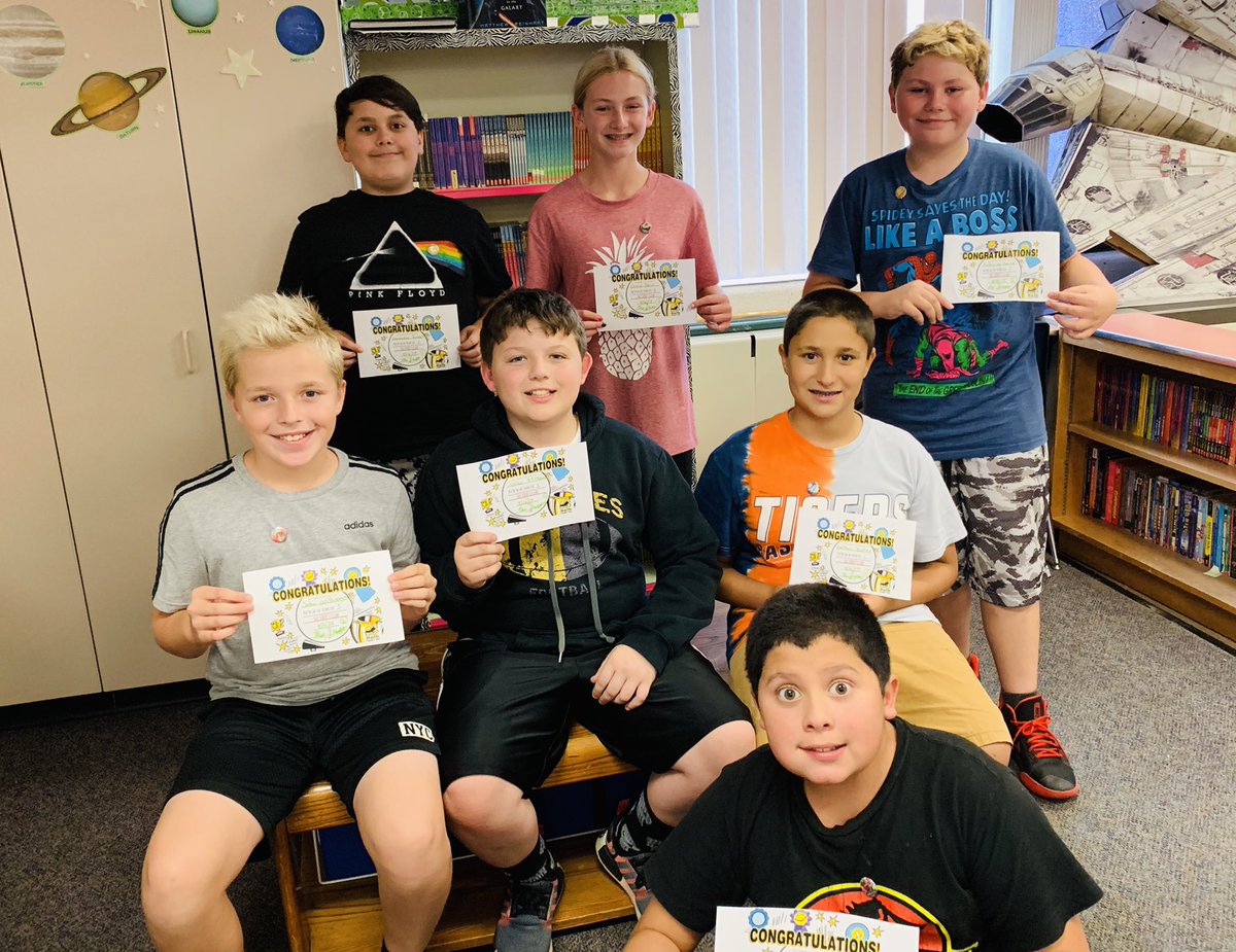 Salk6thGrade's tweet photo. Congratulations to Mrs. Jenks’ 1st trimester SRI 1000’s Club members! They got their certificates and picked out their pins today. Readers are leaders—Keep up the good work! #salksoars #FraserFamily https://t.co/HBkkvzDS5r