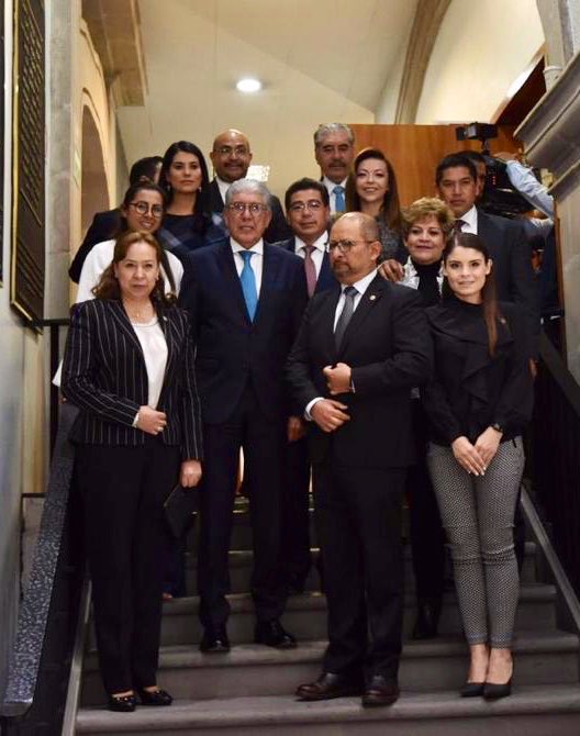 BrendaAguilarZ's tweet photo. En la #LXLegislaturaMexiquense comparecieron con motivo de la Glosa del #2doinformeedomex
✅ @alejandroozuna reconoció el ánimo de diálogo siendo los #mexiquenses la única prioridad.
✅ @RJarque menciono que el #Edomex es el No. 1 del país en Presupuesto Basado en Resultados. https://t.co/FiECICf8x3