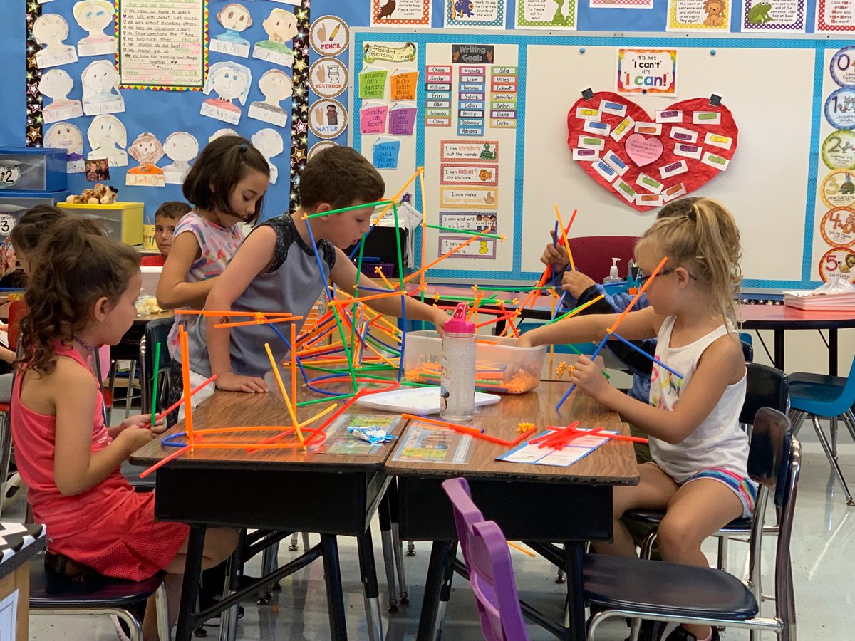 BCSDGinther's tweet image. STEM creations made in Mrs. Barber’s Morning Workshop! #ScienceTechnologyEngineeringMathematics @BCSDGinther @BrockportCSD