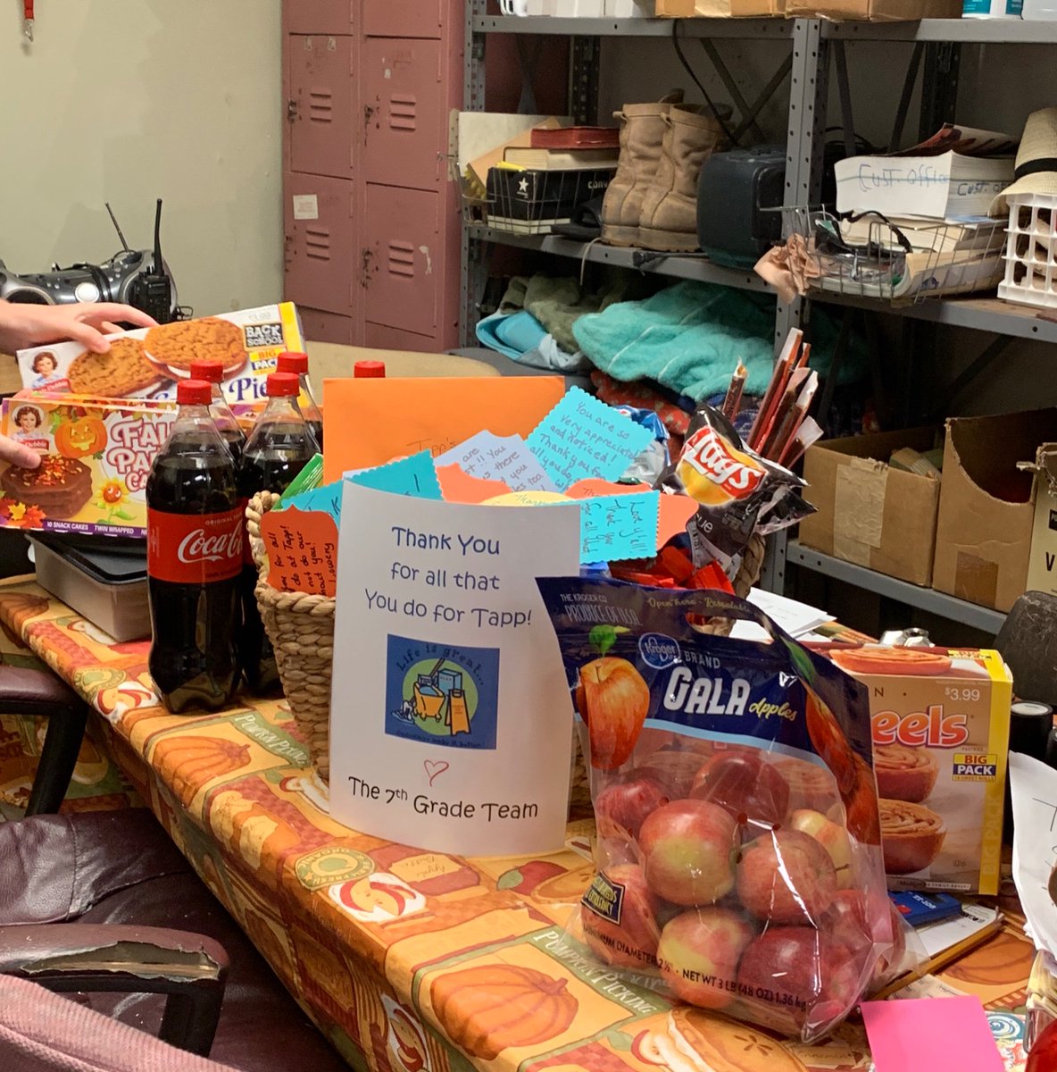 AureliaMarzullo's tweet photo. One day wasn’t enough to honor our hardworking and amazing custodians, so we are making Custodian Appreciation Week happen! 
#Day2 #Tapn2Tapp #snacksonsnacks https://t.co/3XGoyvgLJg