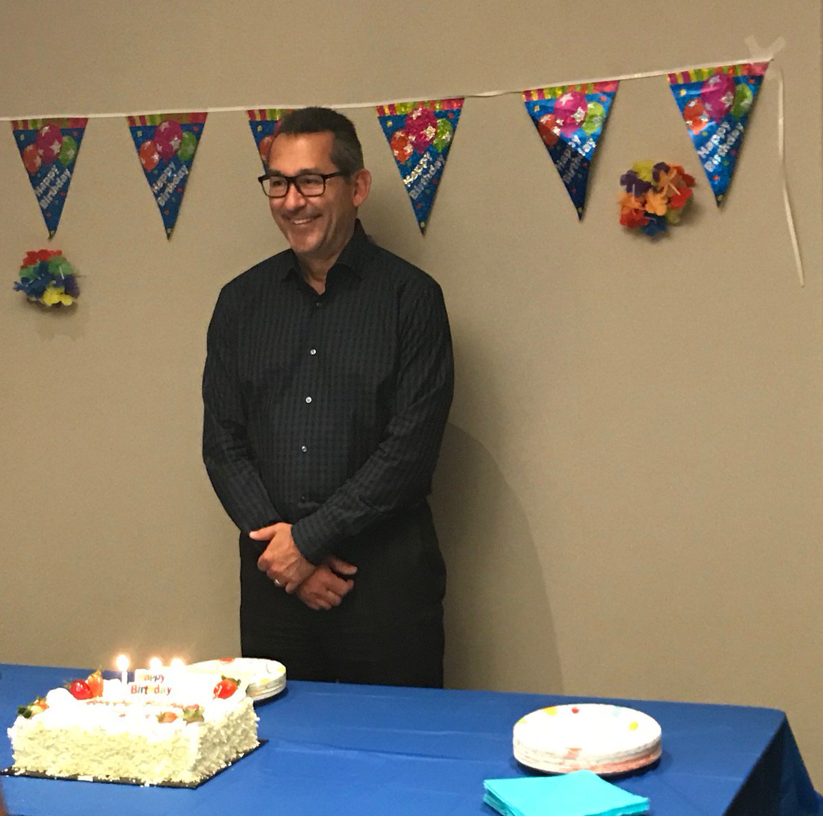 Happy Birthday! Surprise!!! John was speechless...<a href="/JohnTepelenas/">John Tepelenas</a> <a href="/PWMEsteireiro/">PWMEsteireiro</a> 
#ThankstoyourMomfortheGreektreats