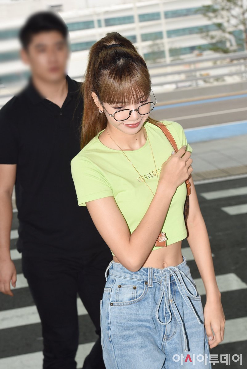 LILITEAMTH327's tweet photo. [#WelcomeLISAxAIS]

น้องกำลังมาไทยแล้วนะคะทุกคนน เขียวเอไอเอสมาเล้ย 💚

#LISA #LALISA #리사 @ygofficialblink https://t.co/X3mb8pRfjC