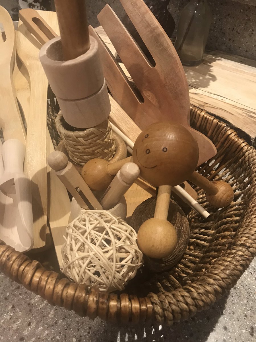 lovefromjgirl's tweet photo. Working on a Toddler Basket for the @sunfloweroville conference! 🌻 https://t.co/vLSb9M0onv