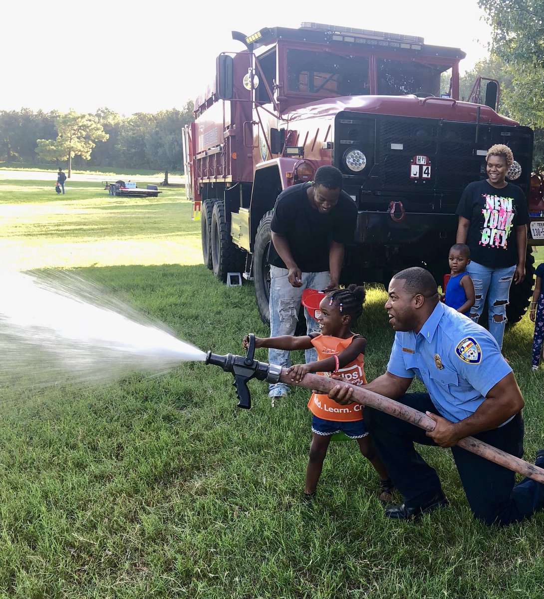 PioHouston's tweet photo. HFD taking part in Greenspoint National Night Out @HoustonFire https://t.co/uGQ4ginuOu