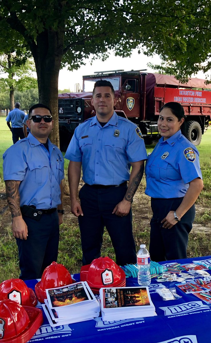 PioHouston's tweet photo. HFD taking part in Greenspoint National Night Out @HoustonFire https://t.co/uGQ4ginuOu