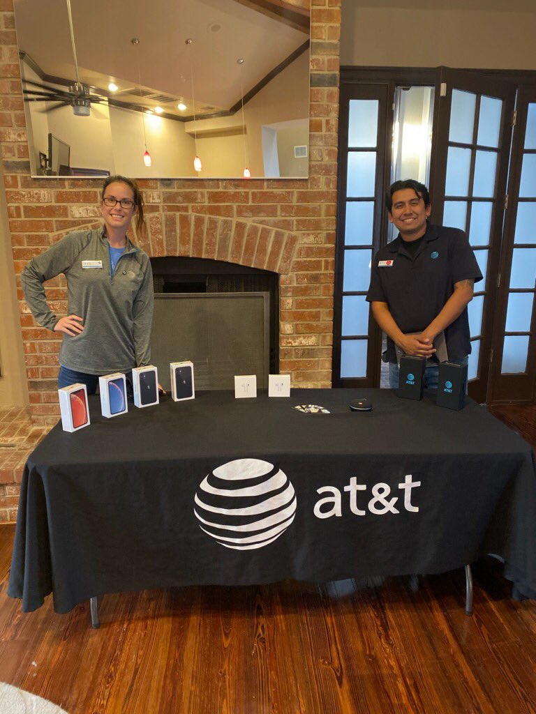 National Night Out! Grand Prairie and Sylvan partnering together to serve our officers! #Dallas #FWC #GrandPrairie #Sylvan #NNO #FirstReaponders <a href="/AnthonyMofNTX/">Anthony Miranda</a>
