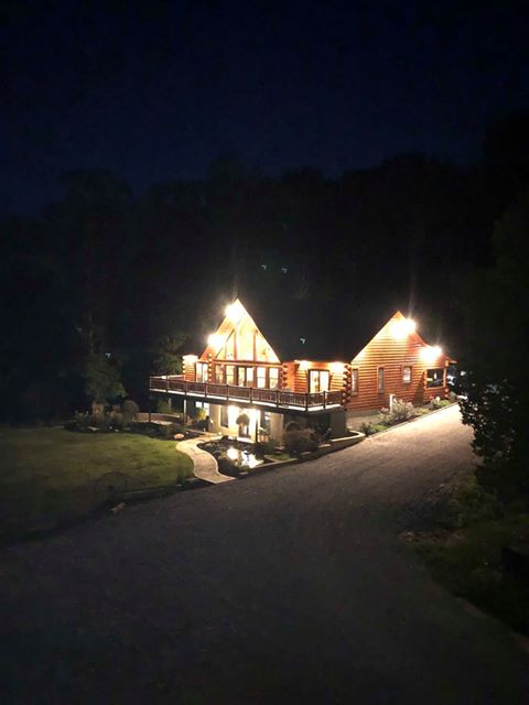 THLogHomes's tweet photo. "Some nighttime photos after a fresh coat of stain. We really love our Timberhaven log home."
Your Dream . . . Our Passion
https://t.co/iL5KYp9SHm
•
#loghome #loghomeliving #happyclients #weaimtoplease #beautifulloghomes #twilight #Timberhaven #kilndried #mostcompletepackages https://t.co/eHLwvBxuDA