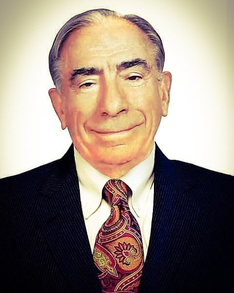 Gökyüzü kararıp
İhanetler yıldırım gibi üzerimize düşerken
Ulu'lardan muhteşem bir ses işitirdi tüm Ülkücüler