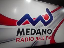 NoticiasFalcon's tweet photo. Conatel saca del aire señal 95.5Fm de Médano Radio en Coro. 

Trascendió que "existe una lista de emisoras que serán visitadas por estos funcionarios provenientes desde la capital de la República". 

https://t.co/RlsqPcWYCd https://t.co/pT3jpUz28b