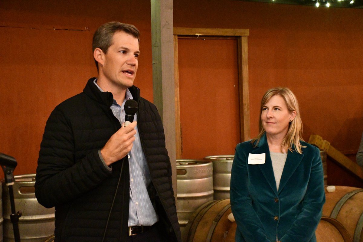 sd42dfl's tweet photo. The Urban Growler has added a solar array to the top of their roof with the help of Xcel Energy and the Clean Energy and Jobs Act. Thank you for thinking green! @XcelEnergyMN @mnhouseDFL @melissahortman @CD4_DFL @UrbanGrowlerMN #CleanEnergyAndJobsAct #SolarRewards #mnleg https://t.co/yWVAKII0MM
