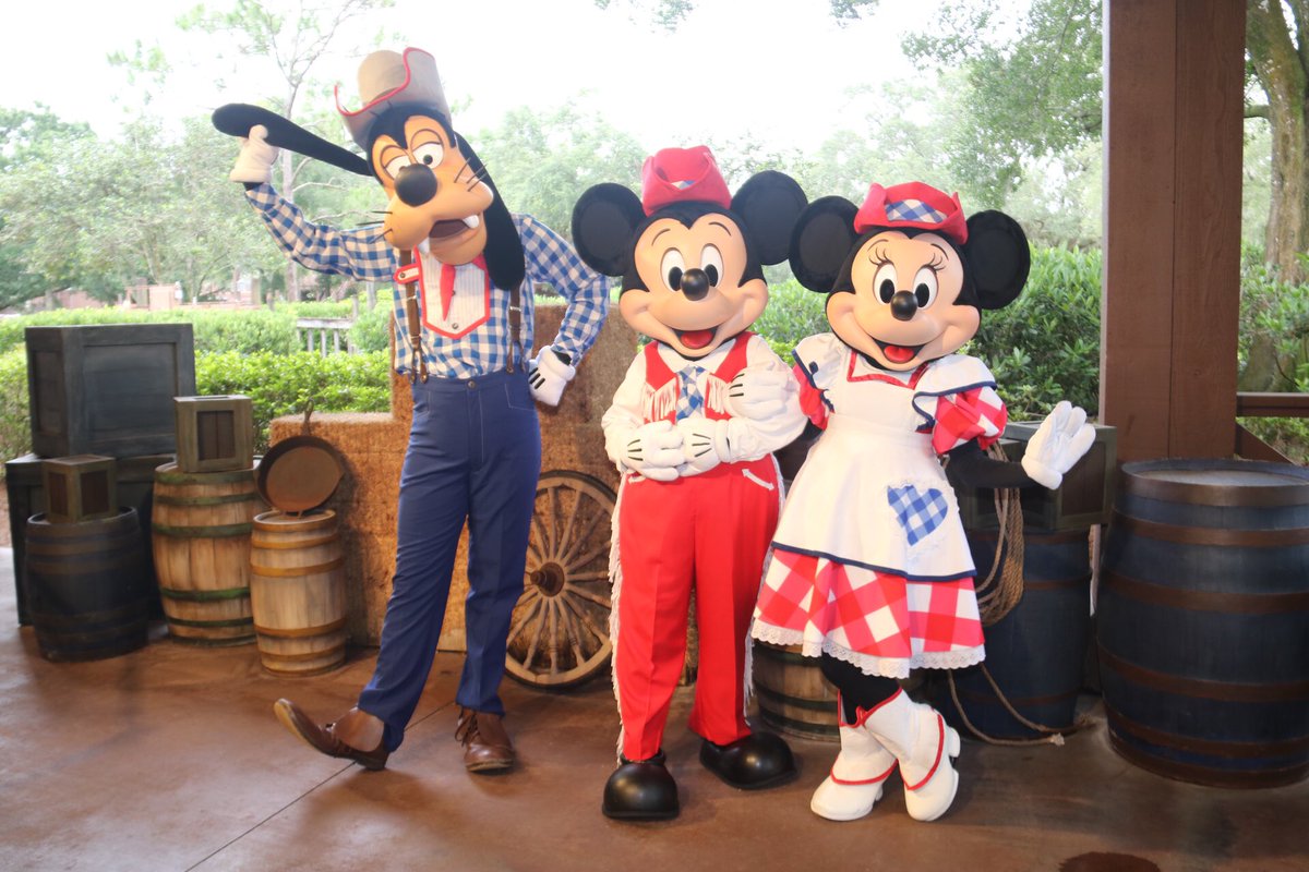 360DegreesofDis's tweet photo. Happy Birthday #WaltDisneyWorld! #WDW #FortWilderness #MickeysBackyardBBQ #MickeyMouse #MinnieMouse #Goofy #Mickeyandfriends #ミッキーマウス #ミニーマウス #グーフィー https://t.co/yoB2M948nO