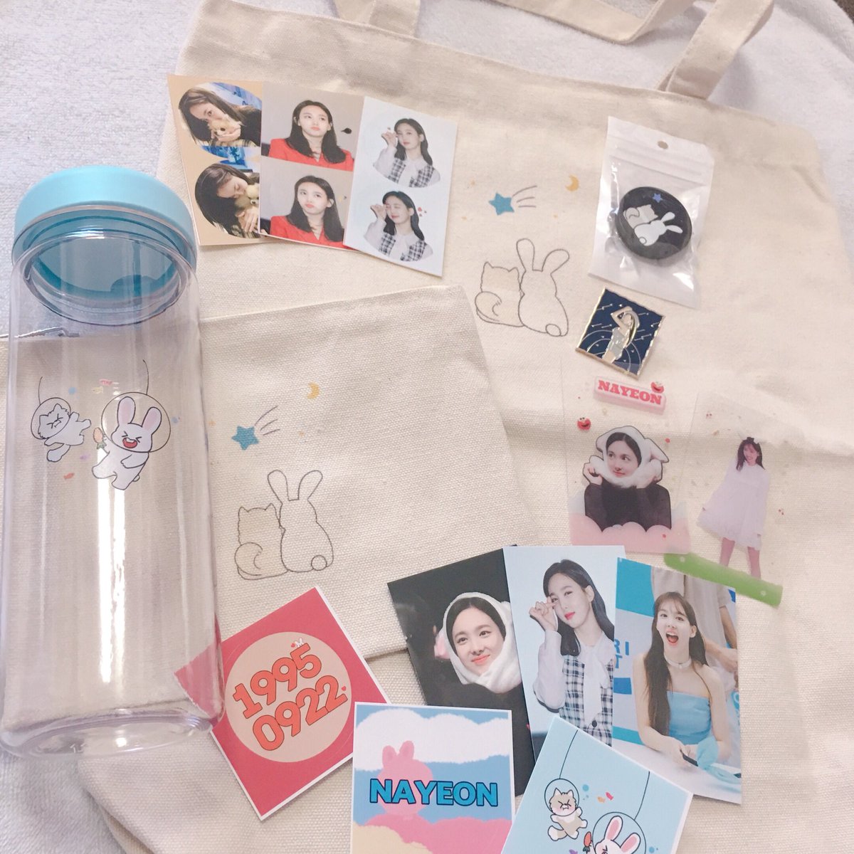 my_nayeonchan's tweet photo. サポートグッズ届きました！
全部可愛くて本当に推しが尊いです。
大切にさせていただきます！

参加させて頂きありがとうございました。素敵なナヨンさんいっぱいです🥺
お忙しい中ありがとうございました！

🐰@FlowerNY922 
🍒@firstrabbit922 https://t.co/NC9rzwz4uv