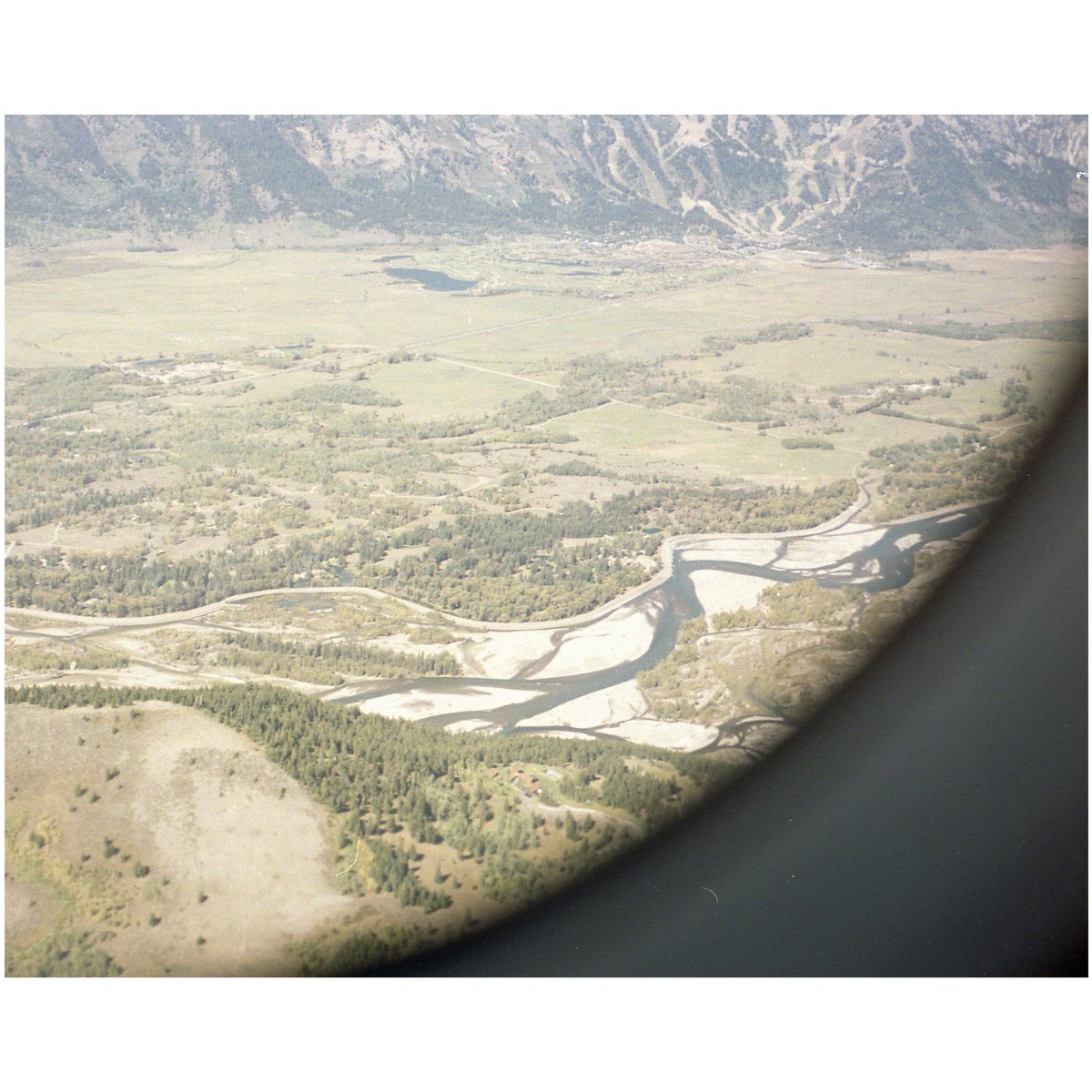 miichaelgreco's tweet photo. flying home from wyoming. https://t.co/ahF4dAipCe