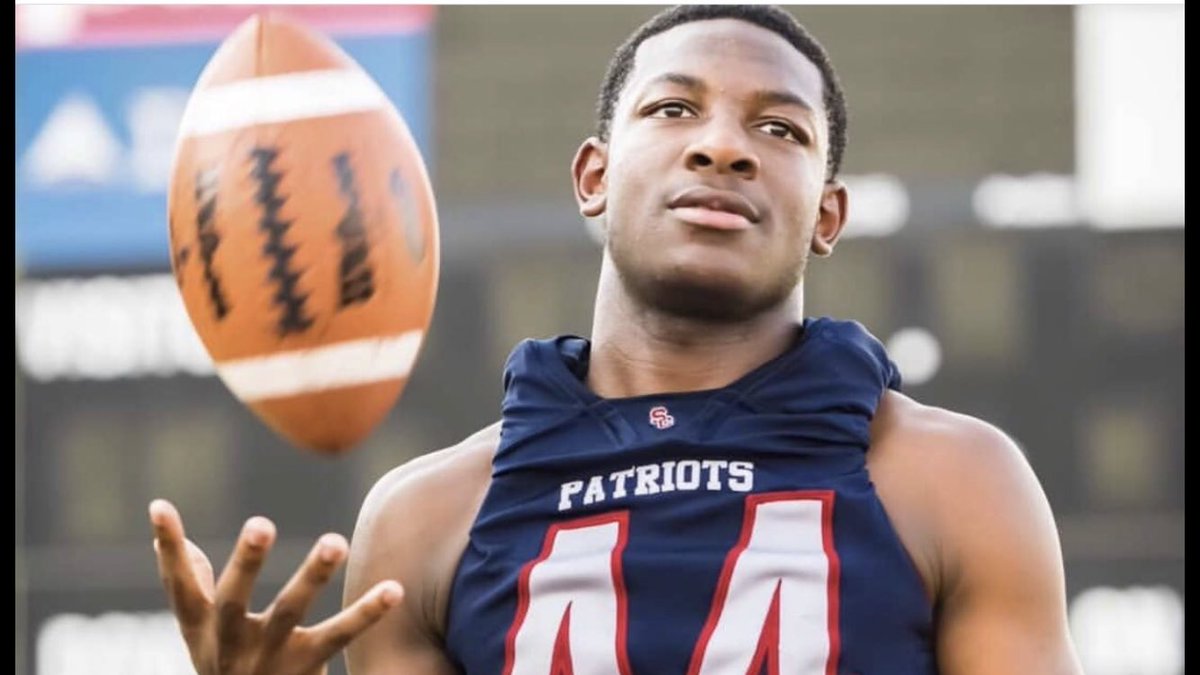 PitViperSports's tweet photo. #pitvipersports welcomes @adae_44 to the family 5'11'' 212 lbs #OLB https://t.co/DbKA7dkj69 https://t.co/MaxCgTKFGH
