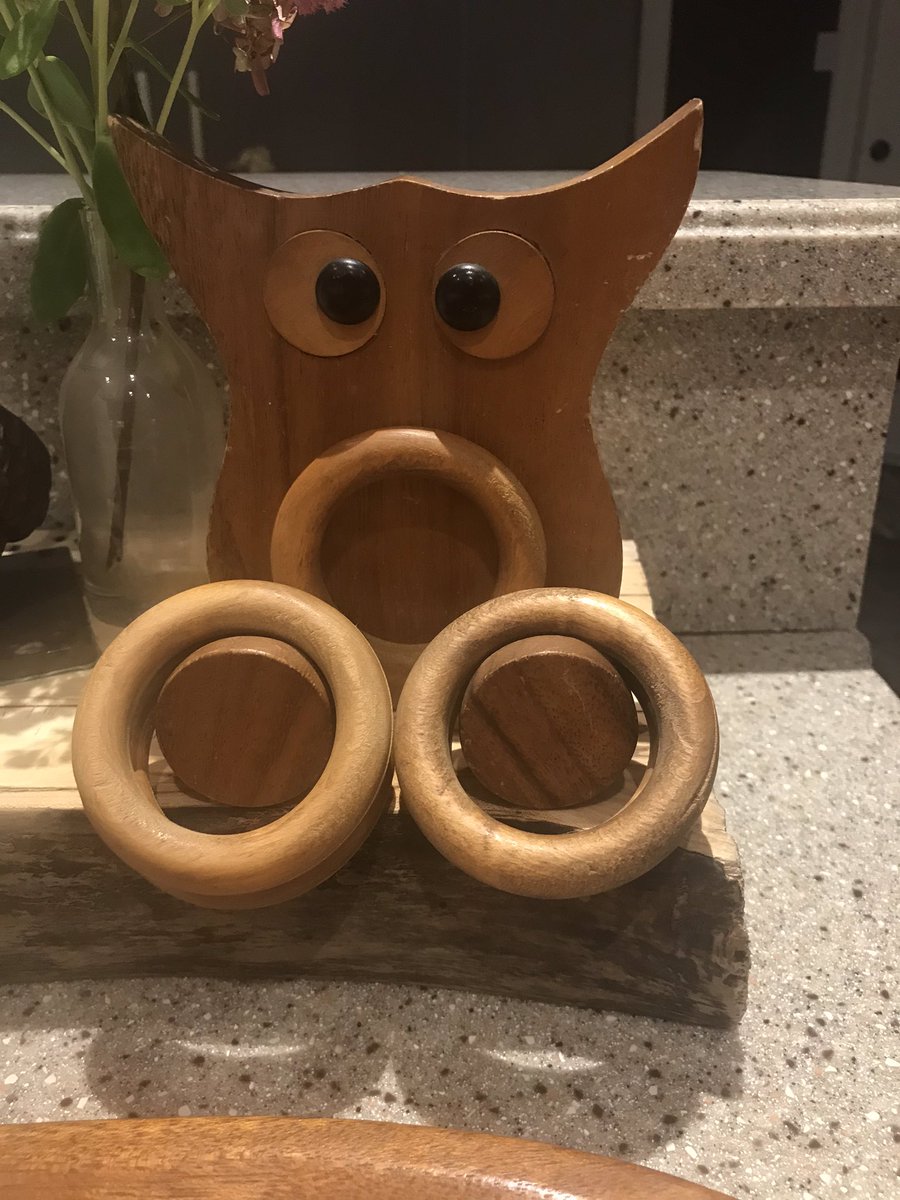 lovefromjgirl's tweet photo. The Wooden Jungle Bag will be ready for play @sunfloweroville conference 🦒🦏 https://t.co/zgYFNGEOC8