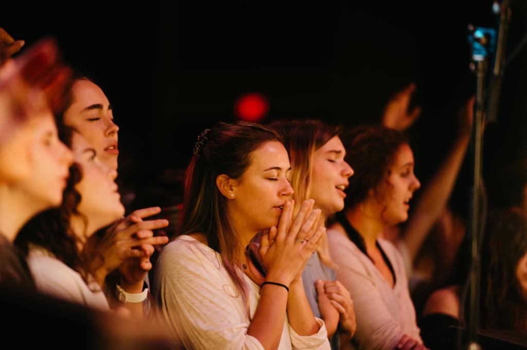 SamfordU's tweet photo. Thank you for joining with our students &amp; Office of Spiritual Life to lead us in a night of worship, @PassionMusic!

For God. For Learning. Forever. https://t.co/m2yHi2442P