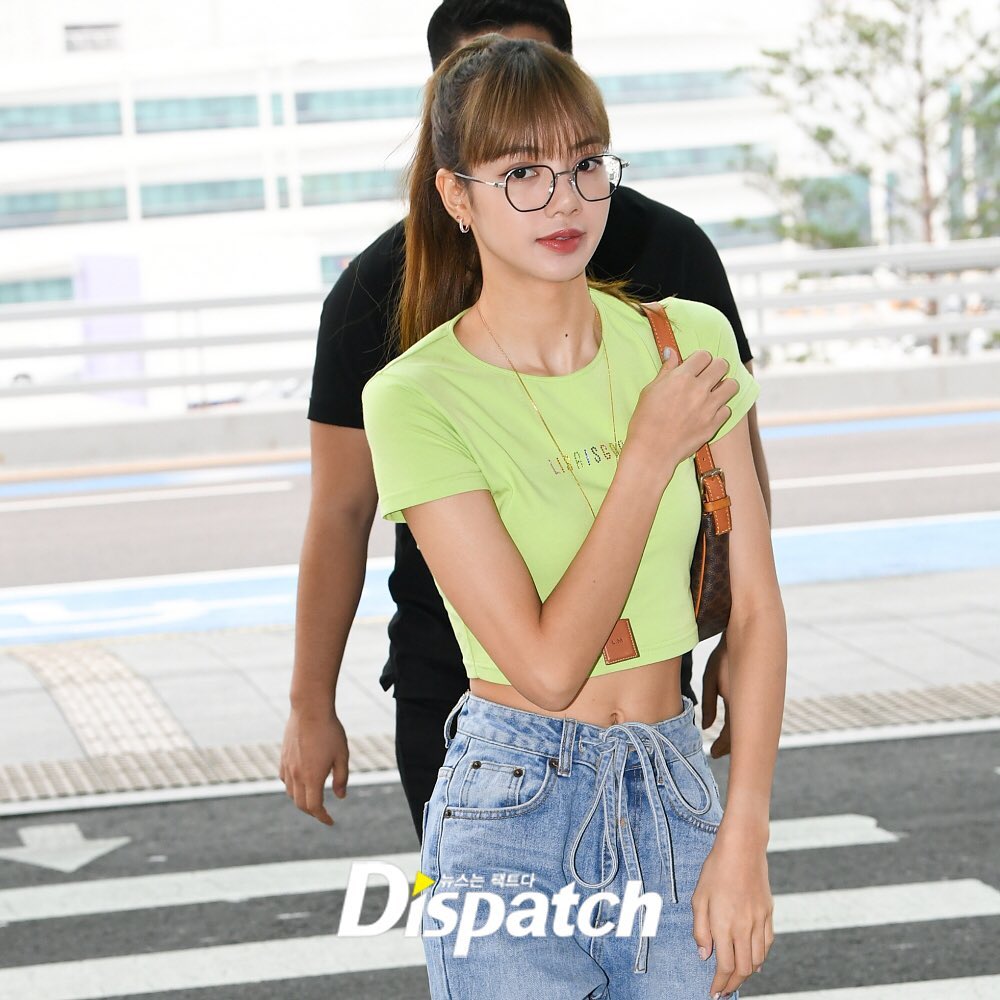 LISANATIONS_'s tweet photo. [IG] 191002 — koreadispatch shared pictures of Lisa on instagram✨

🔗 https://t.co/G2LBFeSIZY

#BLACKPINK #블랙핑크 #LISA #리사 #WelcomeLISAxAIS @ygofficialblink https://t.co/9A15HipyQL