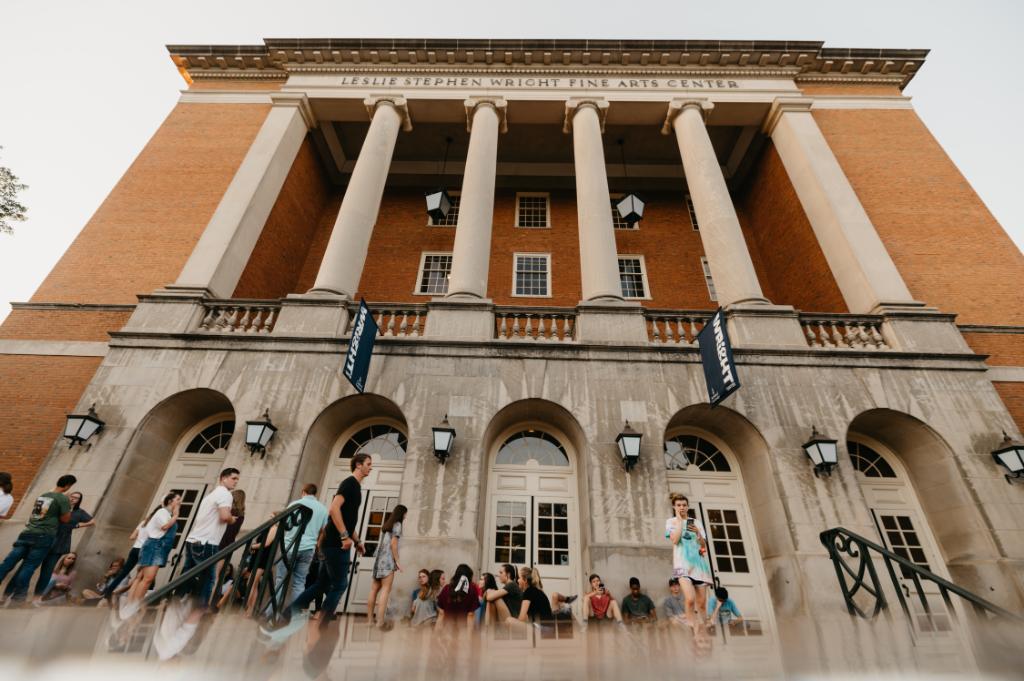 SamfordU's tweet photo. Thank you for joining with our students &amp; Office of Spiritual Life to lead us in a night of worship, @PassionMusic!

For God. For Learning. Forever. https://t.co/m2yHi2442P