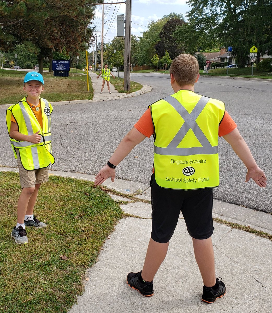 PCGOLDER's tweet photo. It's that time of year again! I spent some time today at @NotreDameElemen training an enthusiastic & dedicated group of @CAASCO #safetypatrollers ready to lead and serve their #ldnont community. Please SLOW DOWN when you see our patrollers in their lime green vests on duty! https://t.co/EYbaV8jVTN