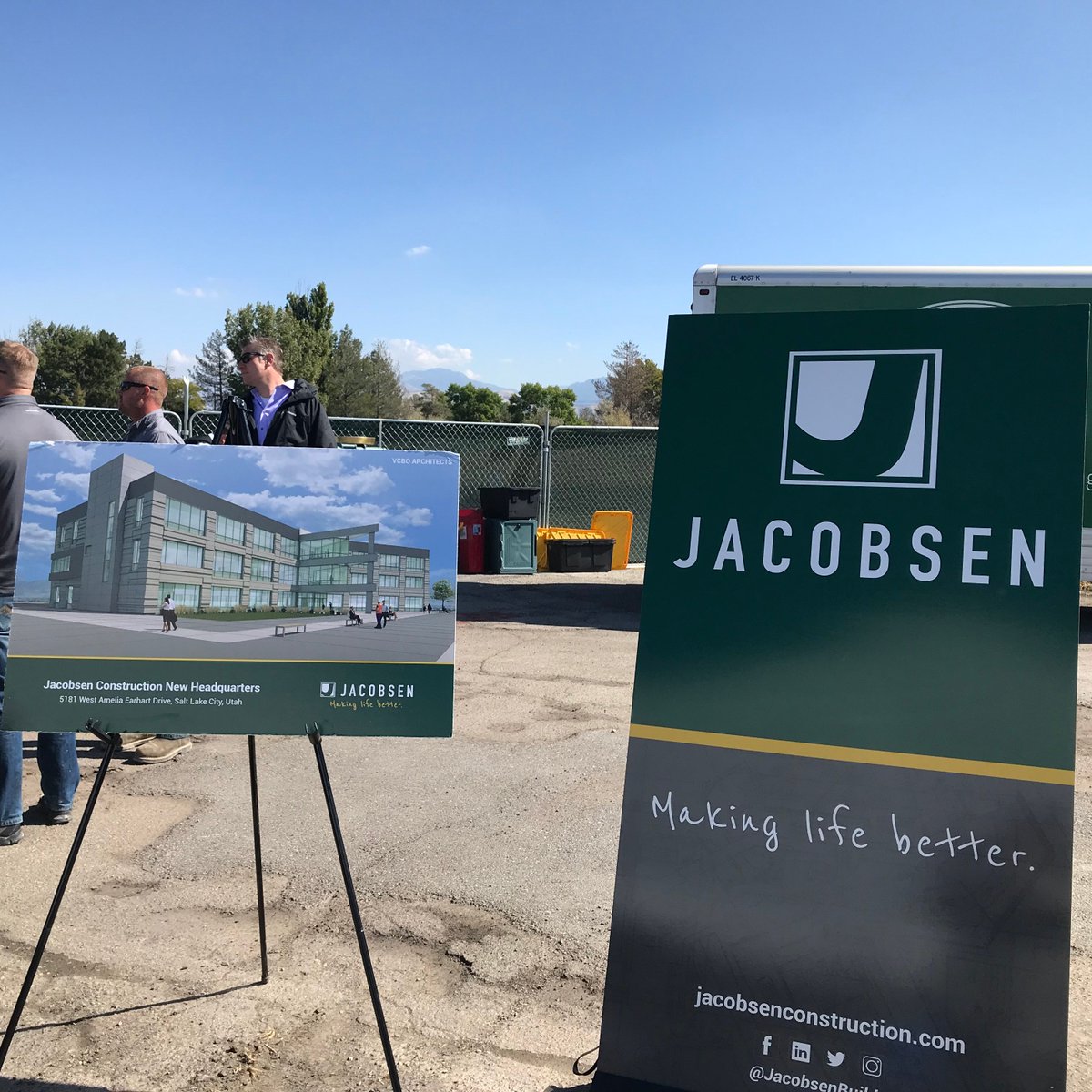 JacobsenBuilds's tweet photo. We know that the rapid economic growth of the state MUST be properly supported. We are readying ourselves to bring an even higher level of excellence to our clients & partners with our expanded headquarters and services. Our new HQ - coming fall of 2020!
#JCCNewHQ #WatchUsBuild https://t.co/MZBYWQlZM4