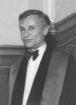 SurgeryLegends's tweet photo. Romanian surgeon Dan Gavriliu (1915-2012) performed the first total surgical replacement of the human esophagus, using a section of the stomach, now called the Gavriliu esophagoplasty. This was on April 20, 1951, but was not well known as it happened behind the Iron Curtain. https://t.co/4cXGsaAnb4
