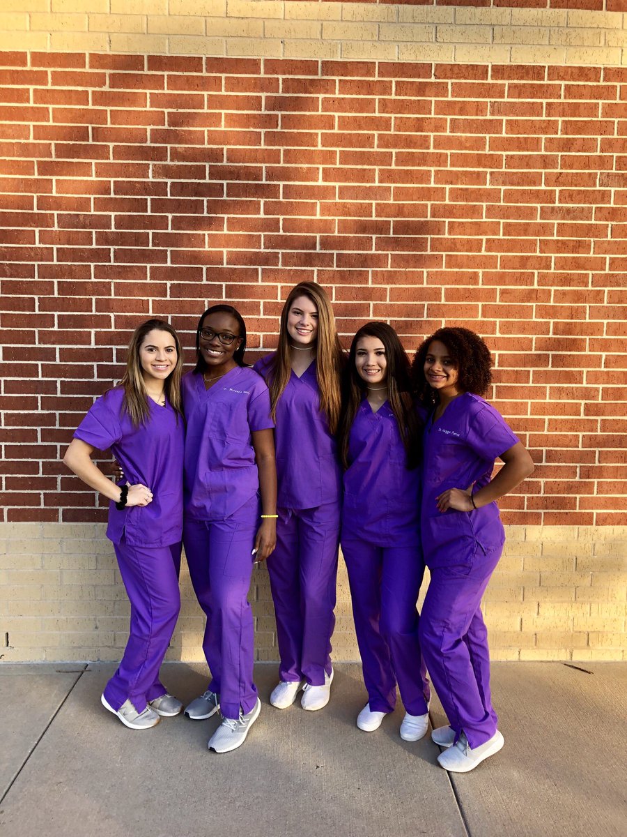 CyRanchCheer's tweet photo. TV show Tuesday! #HOCO2019 #GreysAnatomy #olsentwins https://t.co/oe4hUXm1Ih