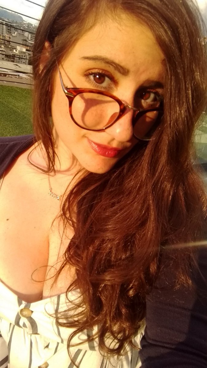 Le mandé una foto carita a <a href="/RafaellugoG/">Rafael A. Lugo G.</a> para tratar de enamorarlo y me dijo que tenía que montarla porque salía demasiado bella.

Lo estamos logrando, muchachos. Sin prisa pero sin pausa.