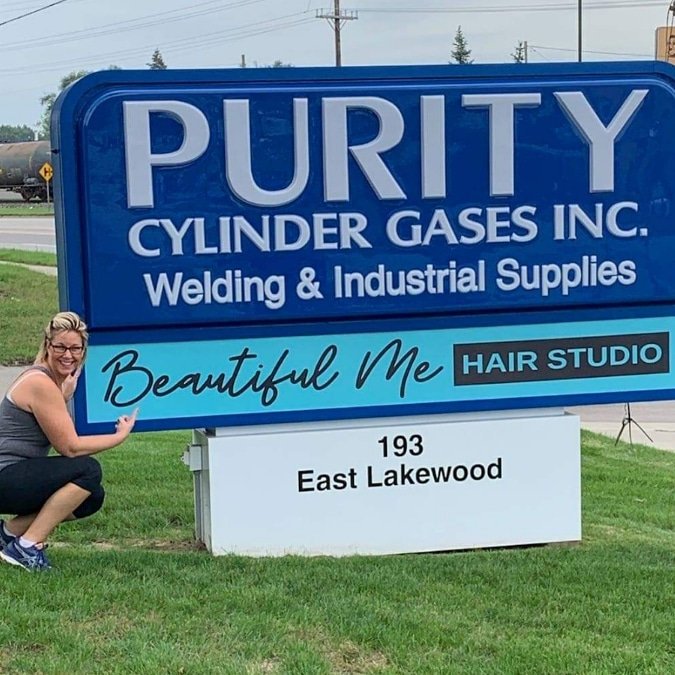 ShareYourReason's tweet photo. When one of your favorite clients gets her outside road sign installed you can't help but to celebrate! Check out her website we designed, too! https://t.co/ilFJRqXSOn (and isn't that logo nice?) 👏👏👏

#success #sharereason #smallbusiness #businessconsultant #hollandmichigan https://t.co/mbMWcwWT6P