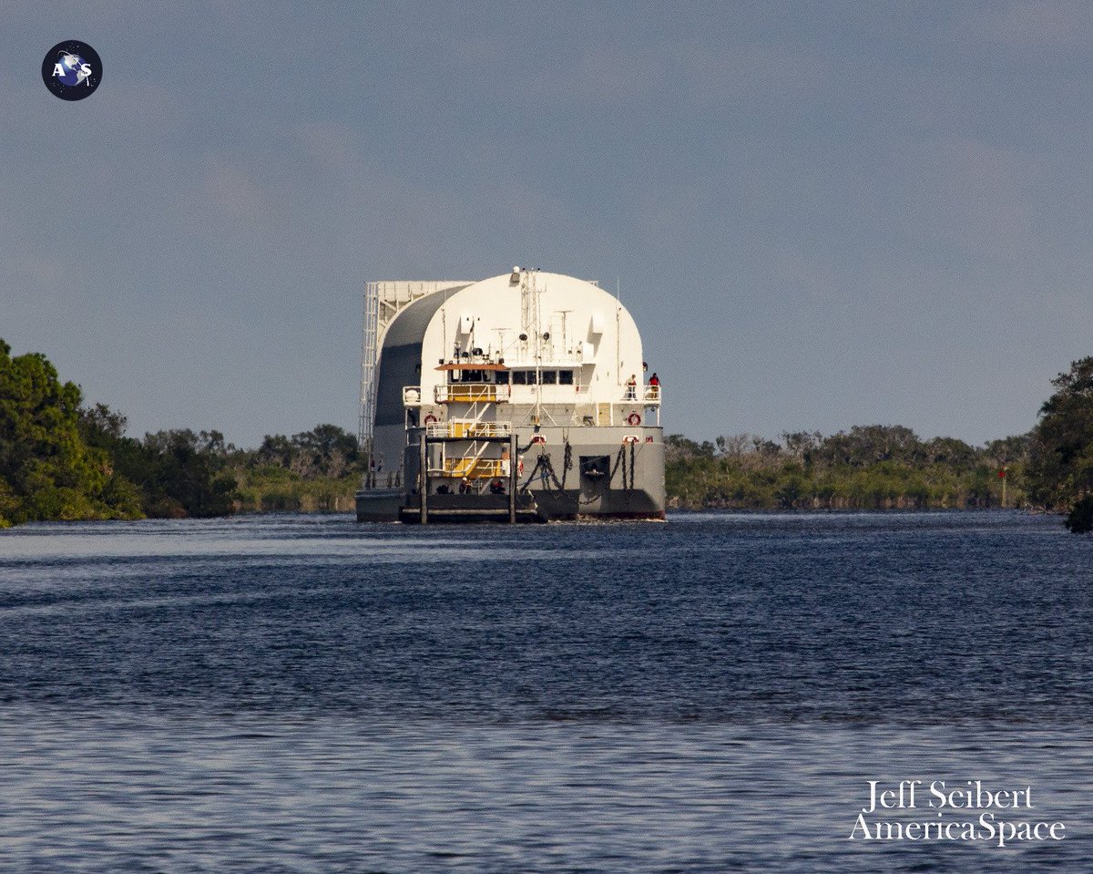 jcybert's tweet photo. Recently lengthened Pegasus Barge arrives at KSC delivering the SLS Core Stage Pathfinder for testing and training in and around the VAB https://t.co/9lgd7mQN2R