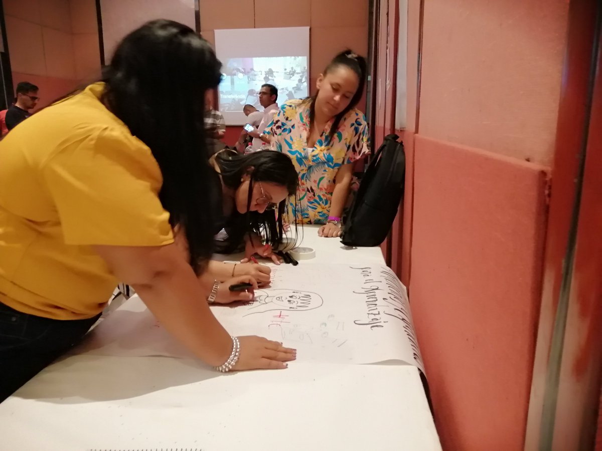 Alexa_ZenemiJ's tweet photo. @edifer03220 @PTA_Colombia Porque las niñas y los niños son felices cuando se les facilitan ambientes pedagógicos ricos en experiencias diferenciadas. https://t.co/SLu7Amr1VR
