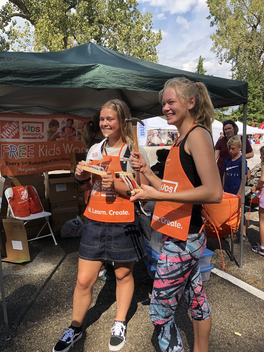 jackiec2506's tweet photo. Even big kids like the work shops @libby52729314 https://t.co/k8RHSW3WFp