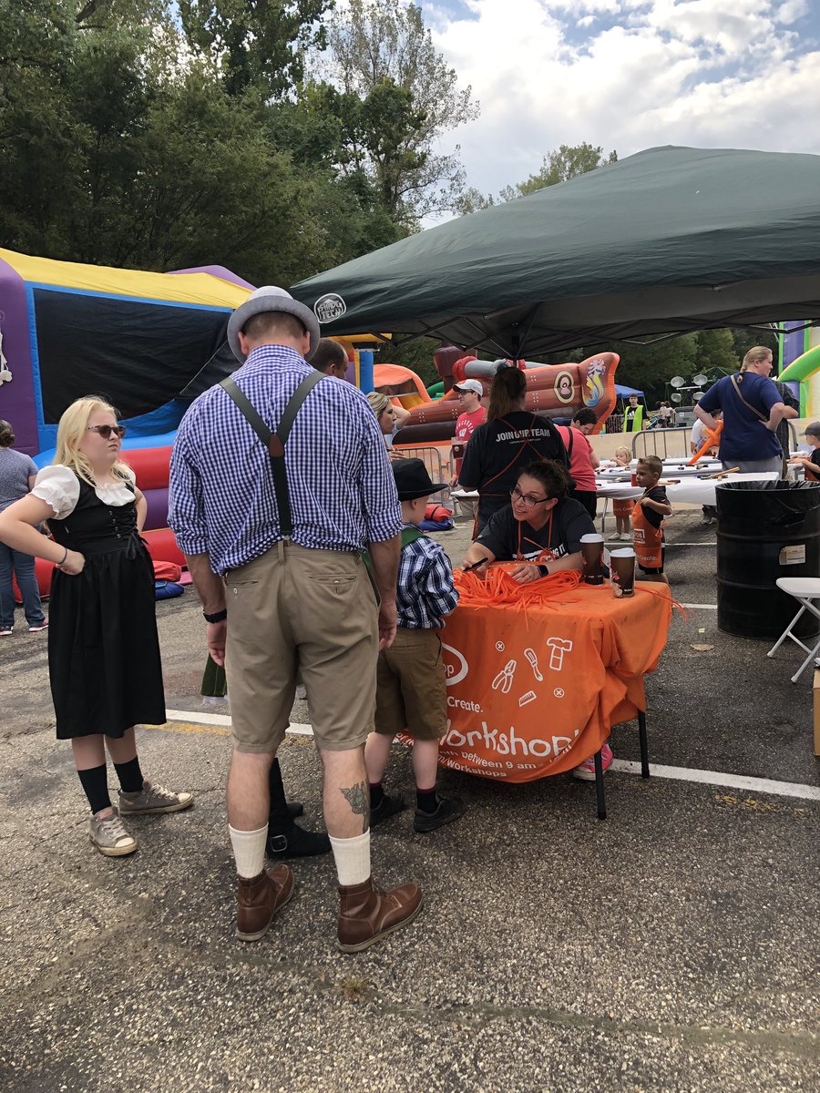 jackiec2506's tweet photo. Even big kids like the work shops @libby52729314 https://t.co/k8RHSW3WFp
