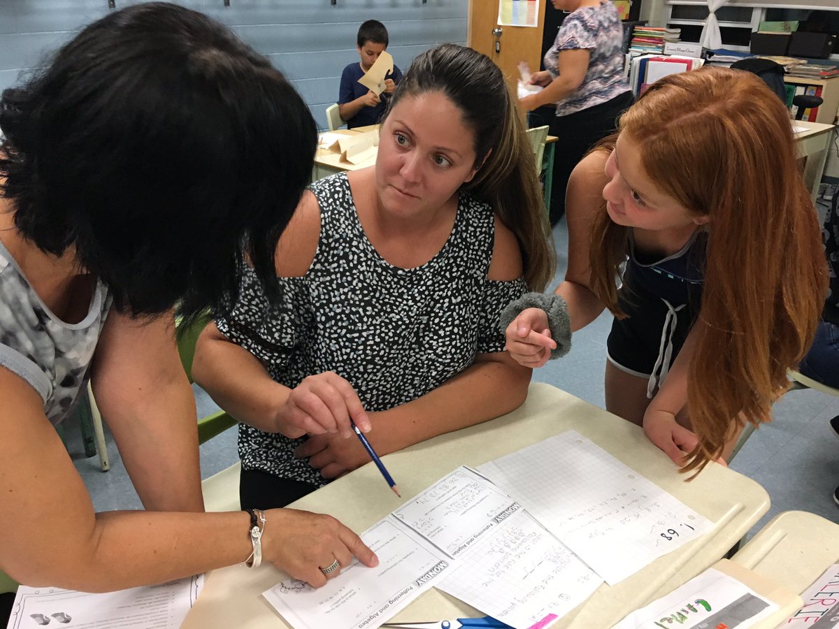 SaintPaulVICS's tweet photo. Welcoming our parents to Curriculum/Math Night!@TCDSB @TCDSB_JWujek @TrusteeDAmico @TCDSB21C @GinaMarrello https://t.co/4ZVgBjRztu